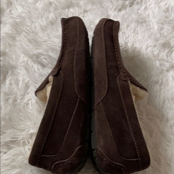 Ugg Ascot Slipper - Picture 7 of 10